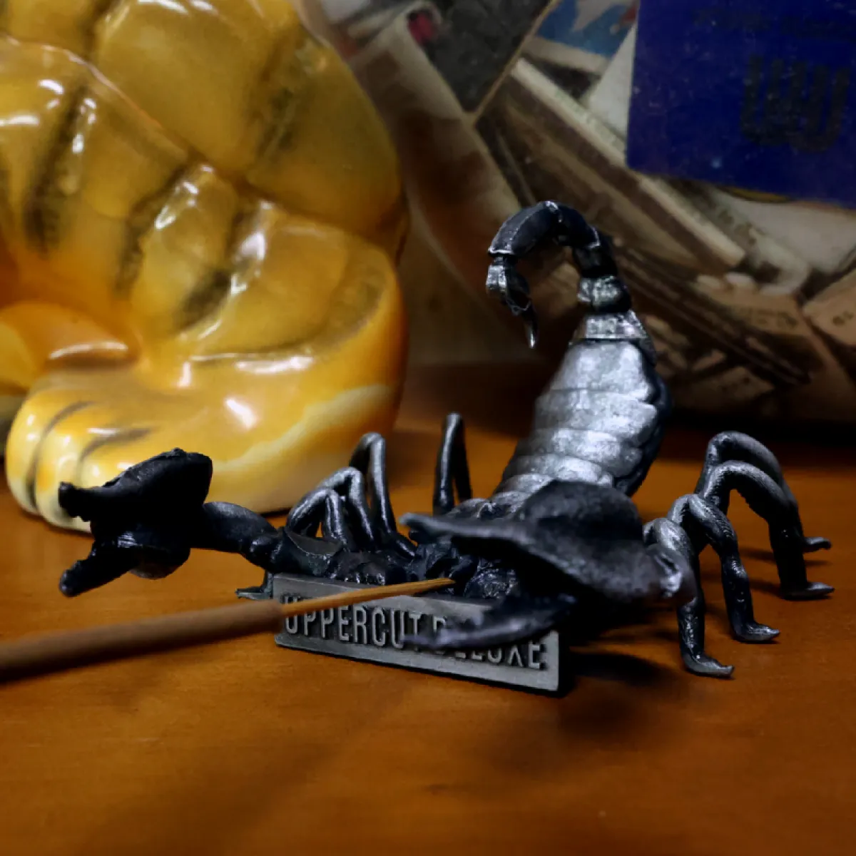 Uppercut Deluxe - Scorpion + kadzidło- stojak na kadzidło zapachowe