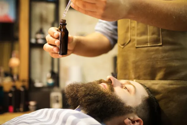 Repigmentacja siwch włosów brody