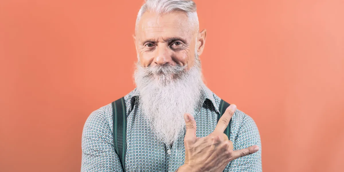 Czy siwa broda jest modna?